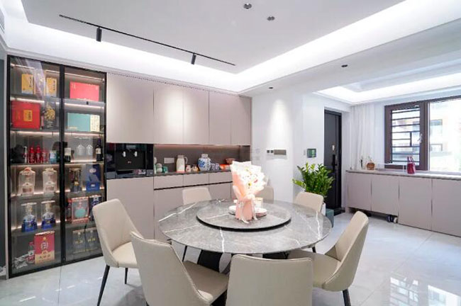 119㎡四居現(xiàn)代風(fēng)，無主燈設(shè)計外加寬敞布局，通透感十足